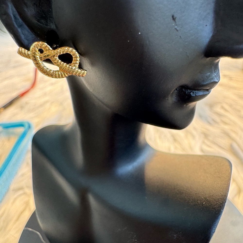 REAL 18k Saudi Gold Knot Earrings 750 Stamped